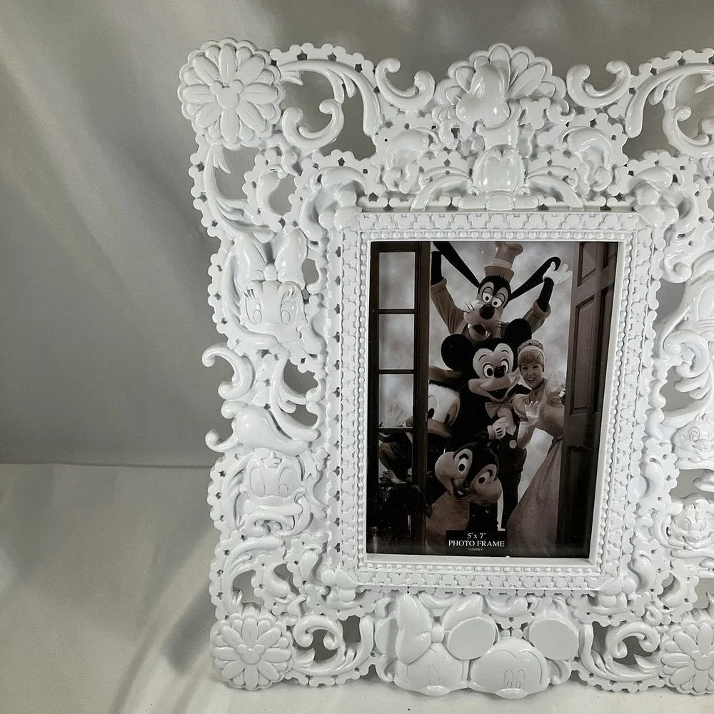 Disney Parks Mickey & Friends Sculptured Large White Photo Frame 5x7